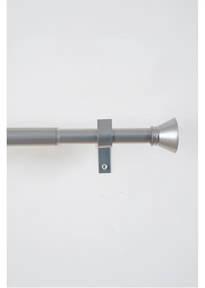 Ausziehbare Gardinenstange mit Endstück in silber von vorne - bonprix Ausziehbare Gardinenstange mit Endstück in silber von vorne - bonprix
