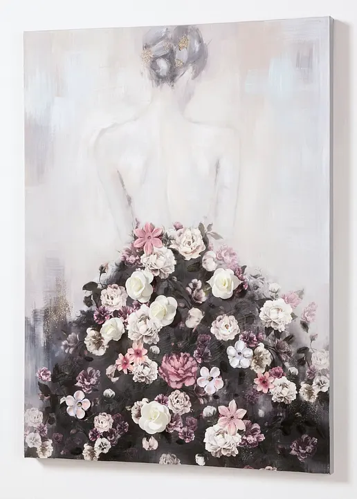 Bild Frau mit Blumenkleid in grau - bpc living bonprix collection Bild Frau mit Blumenkleid in grau - bpc living bonprix collection