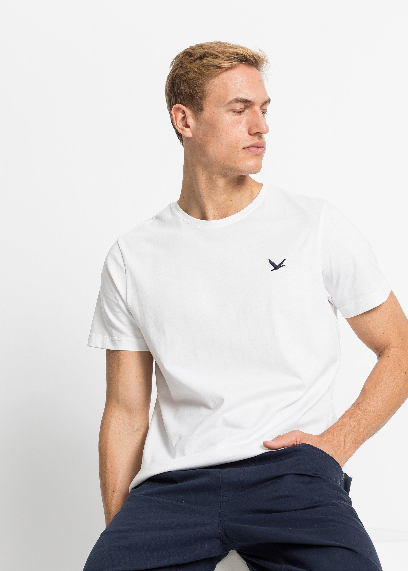 Schöne TShirts im 3er Pack mit kleiner Stickerei auf der Brust weiß