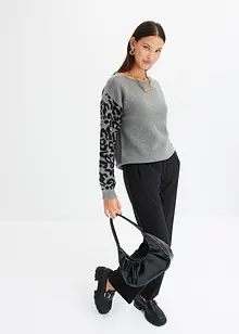 Oversize-Pullover mit Leo-Muster, bonprix