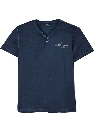 Henleyshirt, Kurzarm in gewaschener Optik aus reiner Baumwolle in blau von vorne - bonprix