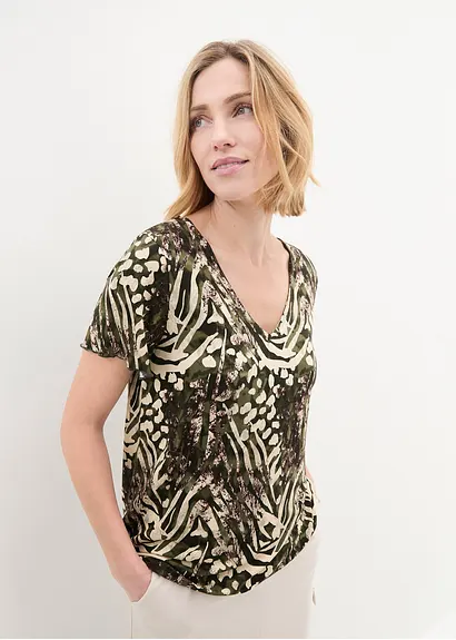 Shirt mit Gummibund in braun von vorne (im Anschnitt) - bonprix