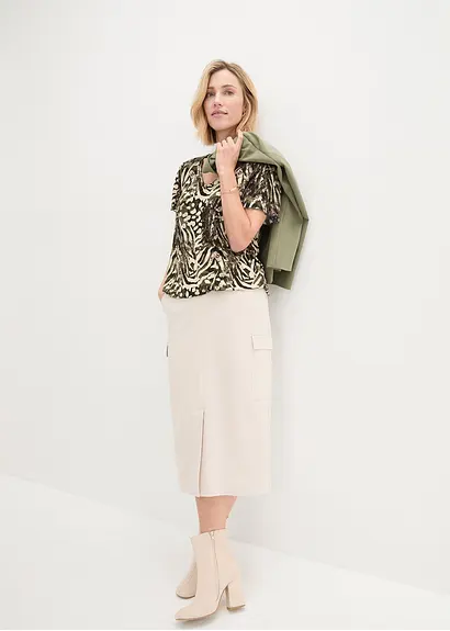 Shirt mit Gummibund in braun im Look von vorne (Totalaufnahme) - bonprix