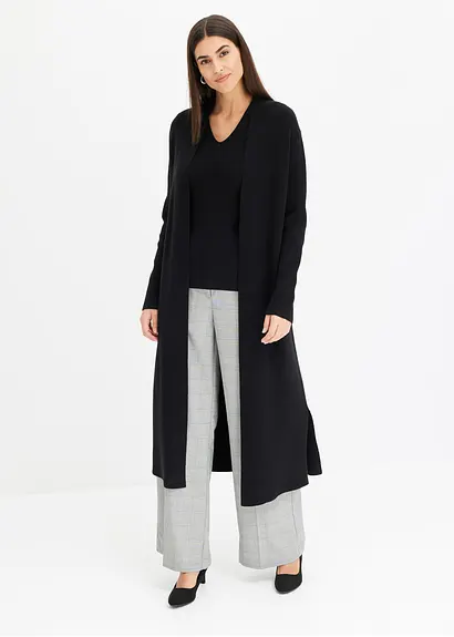 Longstrickjacke mit Viskose in schwarz von vorne (im Anschnitt) - bonprix
