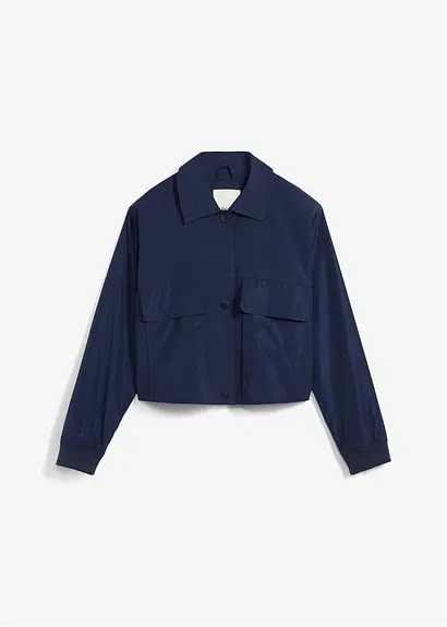 Kurze Jacke mit Taschen in blau von vorne - bonprix
