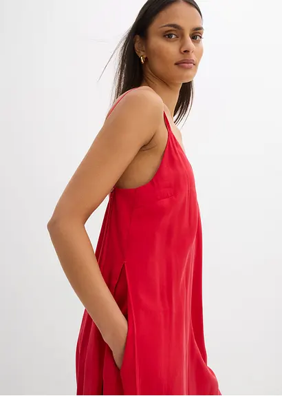 Jumpsuit mit verstellbaren Trägern aus Viskose-Mix in rot im Look (Totalaufnahme) - bonprix