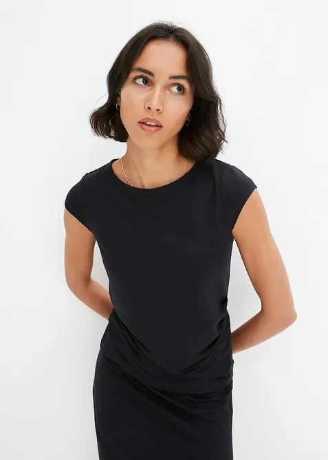 Shirt aus fließender Viskose in schwarz von vorne (im Anschnitt) - bonprix