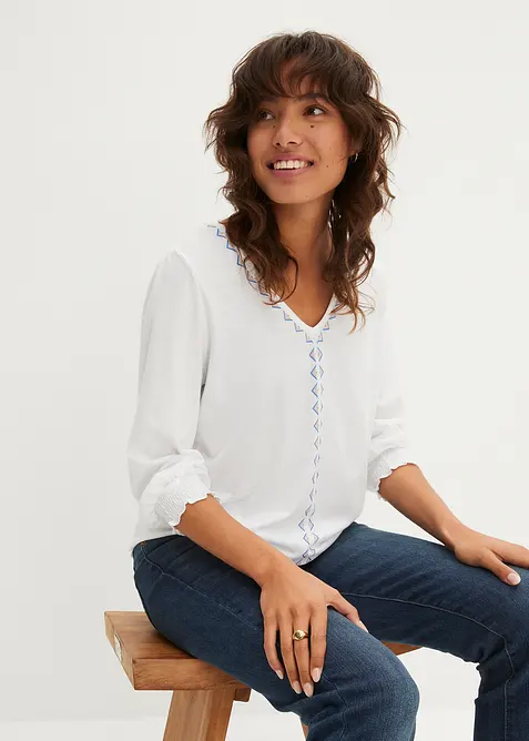 Shirt-Tunika aus Viskose-Mix in weiß von vorne (im Anschnitt) - bonprix