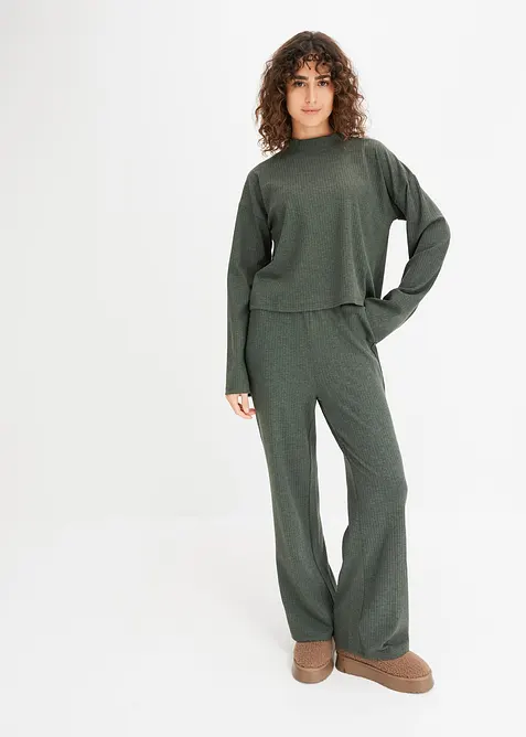 Weit geschnittener Loungewear Hausanzug aus weicher Rippe in grün von vorne (Totalaufnahme) - bonprix