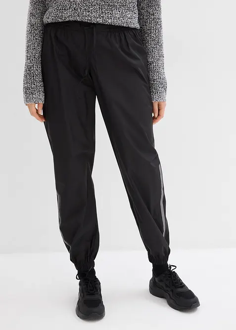Ultraleichte Schlupf-Regenhose, wasserdicht, winddicht in schwarz von vorne - bonprix