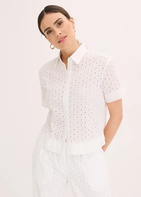 Bluse mit Lochstickerei in weiß von vorne (im Anschnitt) - bonprix