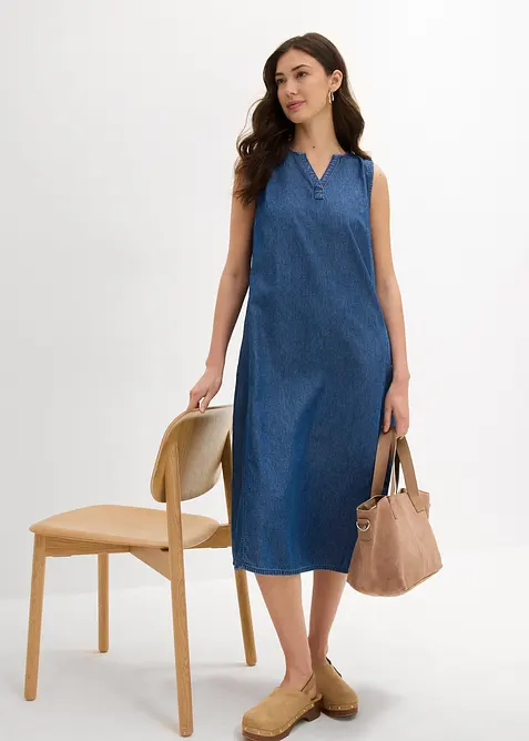 Jeanskleid in blau im Look von vorne (Totalaufnahme) - bonprix