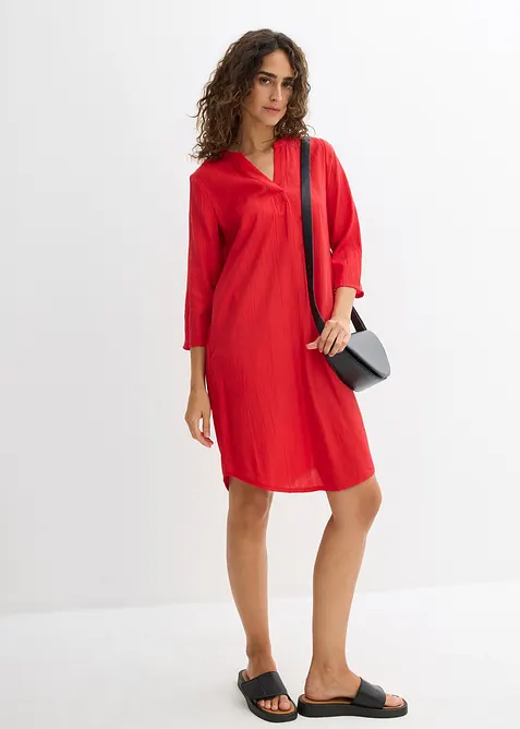 Tunika-Kleid aus Viskose-Mix mit Struktur Effekt in rot im Look von vorne (Totalaufnahme) - bonprix