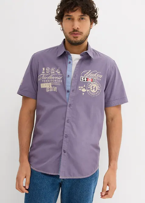 Kurzarmhemd aus festem Popeline, Slim Fit in lila von vorne (im Anschnitt) - bonprix