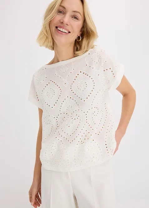 Shirt mit Lochspitze in weiß von vorne (im Anschnitt) - bonprix