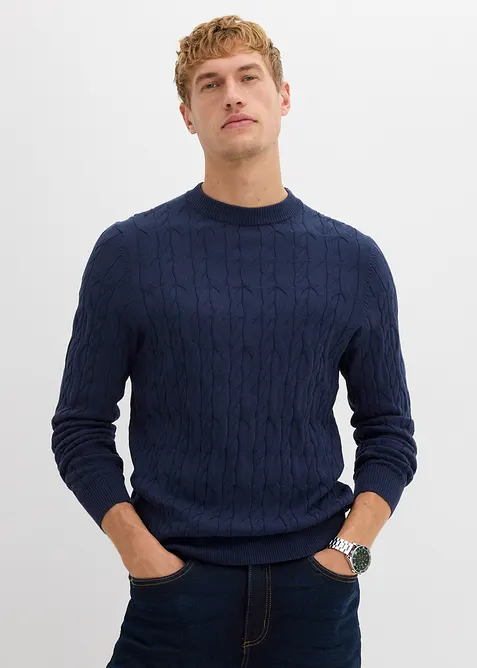 Feinstrickpullover mit Zopfmuster in blau von vorne (im Anschnitt) - bonprix