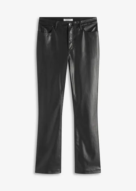 Lederimitat-Hose mit ausgestelltem Bein in schwarz von vorne - bonprix