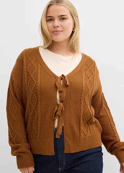 Strickjacke mit Schleifen in braun von vorne (im Anschnitt) - bonprix