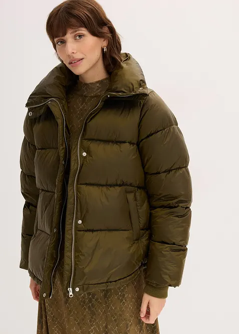 Oversize Steppjacke in grün von vorne (im Anschnitt) - bonprix