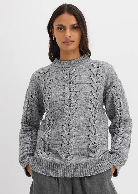 Grobstrick-Pullover mit Zopfmuster in grau von vorne (im Anschnitt) - bonprix