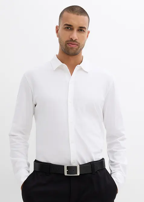 Super-Stretchhemd aus Baumwoll-Piqué in Slim Fit in weiß von vorne (im Anschnitt) - bonprix