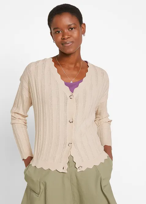 Kurze Ajour-Strickjacke in beige von vorne (im Anschnitt) - bonprix
