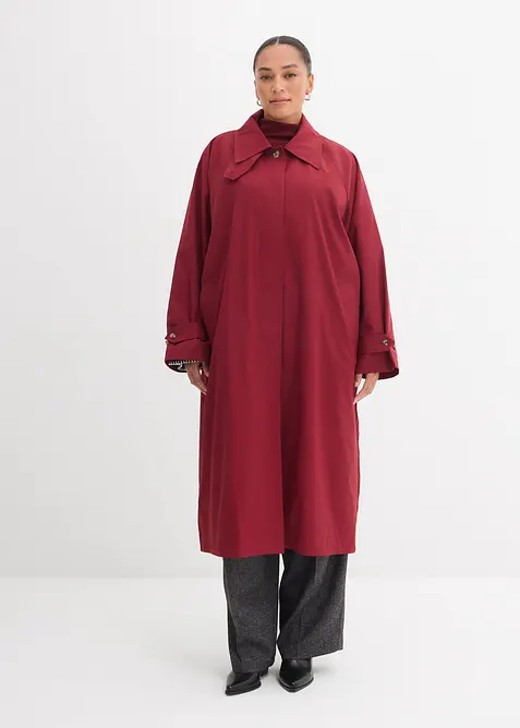 Trenchcoat mit Laschen in rot von vorne (Totalaufnahme) - bonprix