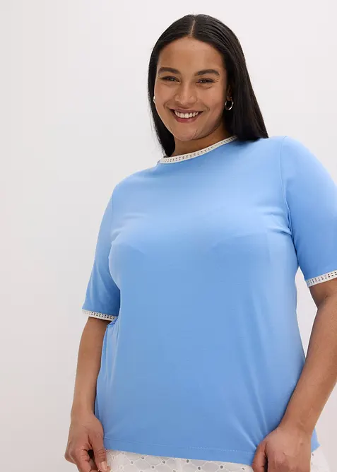 Shirt mit Spitzenborte in blau von vorne (im Anschnitt) - bonprix