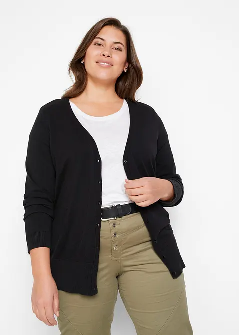 Feinstrickjacke mit Knopfleiste in schwarz von vorne (im Anschnitt) - bonprix