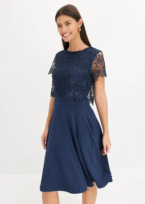 Midikleid mit Spitze in blau von vorne (Totalaufnahme) - bonprix