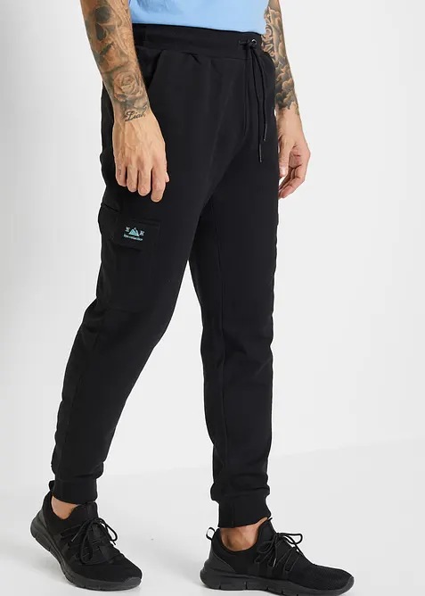 Regular Fit Cargo-Jogginghose, Straight in schwarz von vorne - bonprix