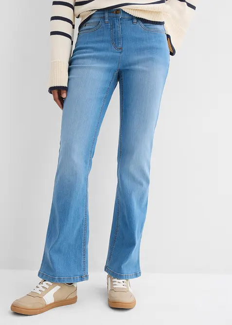 Bootcut-Jeans Mid Waist, Stretch in blau von vorne - bonprix