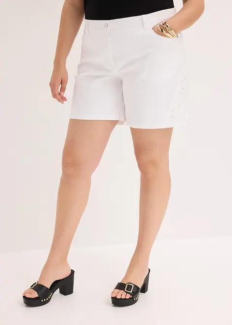 Shorts mit Lochstickerei in weiß von vorne - bonprix