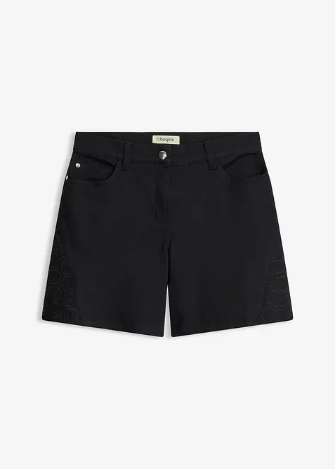 Shorts mit Lochstickerei in schwarz von vorne - bonprix