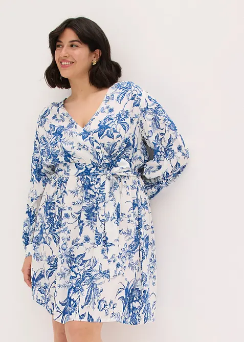 Kleid aus fließender Viskose in weiß von vorne (Totalaufnahme) - bonprix