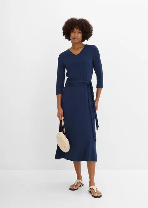Viskose Jerseykleid in blau im Look von vorne (Totalaufnahme) - bonprix