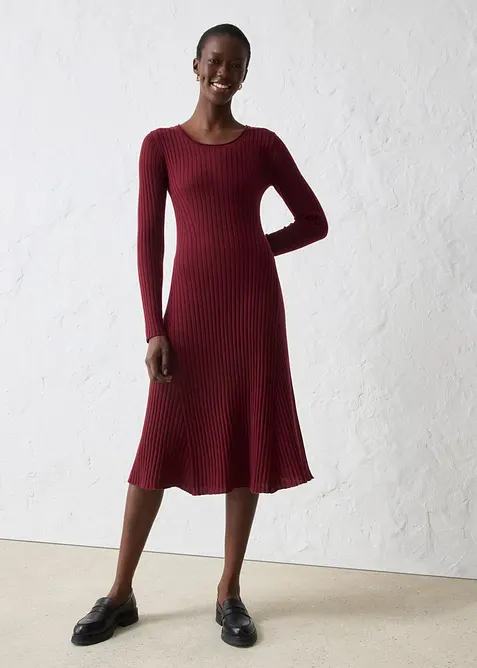 Strickkleid aus Merinowolle in rot von vorne (Totalaufnahme) - bonprix