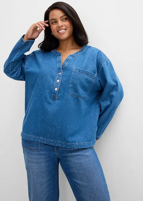 Leichte Jeansbluse-Tunika in blau von vorne (im Anschnitt) - bonprix