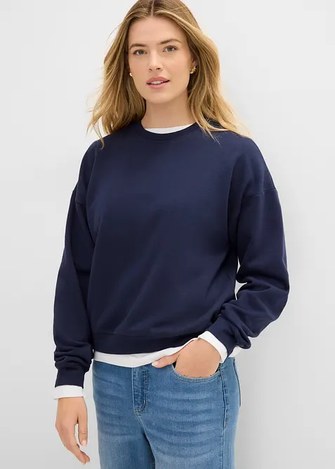 Kurzes Sweatshirt aus reiner Bio-Baumwolle in blau von vorne (im Anschnitt) - bonprix