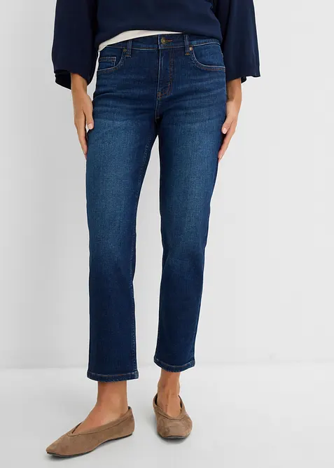 Mom-Jeans Mid Waist cropped in blau von vorne - bonprix