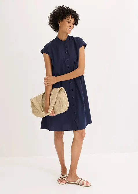 Hemdblusenkleid in blau im Look von vorne (Totalaufnahme) - bonprix