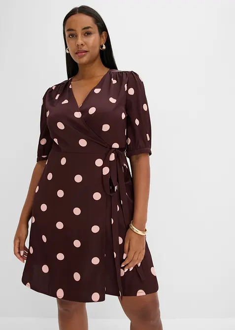 Wickelkleid aus fließendem Satin in lila von vorne (Totalaufnahme) - bonprix