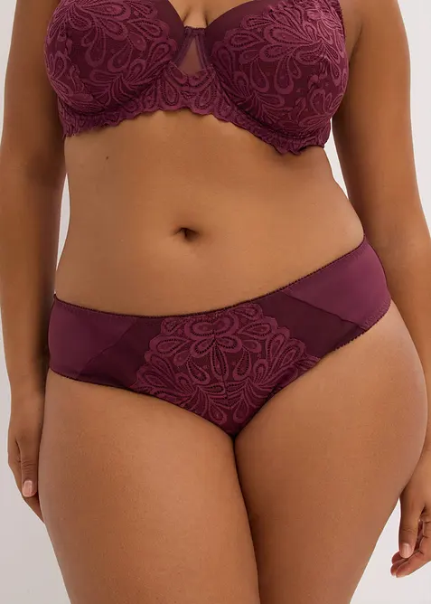 Slip mit zarter Spitze in lila von vorne - bonprix