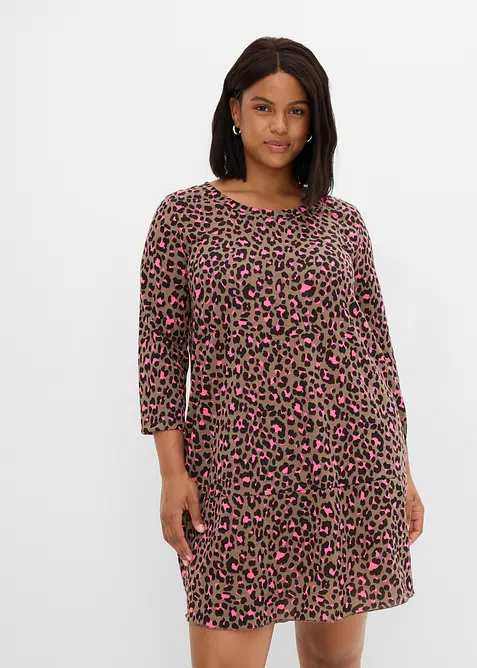 Kurzes Shirtkleid in Strickoptik in pink von vorne (Totalaufnahme) - bonprix