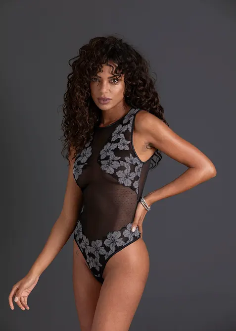 Stringbody mit edler Stickerei in schwarz von vorne (Totalaufnahme) - bonprix