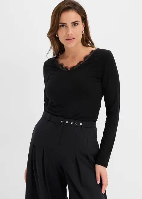 Shirt aus Single Jersey und Spitze im V-Ausschnitt in schwarz von vorne (im Anschnitt) - bonprix