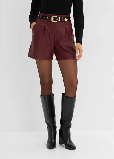Lederimitat-Shorts mit Gürtel in rot von vorne - bonprix