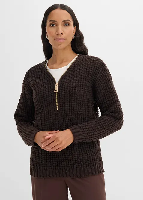 Grobstrick-Pullover mit Reißverschluss-Detail in braun von vorne (im Anschnitt) - bonprix