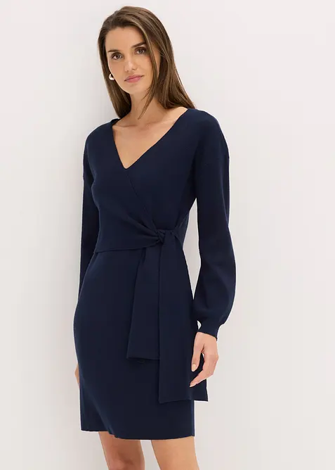Strickkleid aus Viskose-Mix in blau von vorne (Totalaufnahme) - bonprix