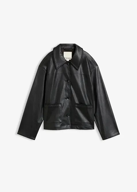 Lederimitat-Jacke mit Zierstichen an Kragen und Taschen in schwarz von vorne - bonprix